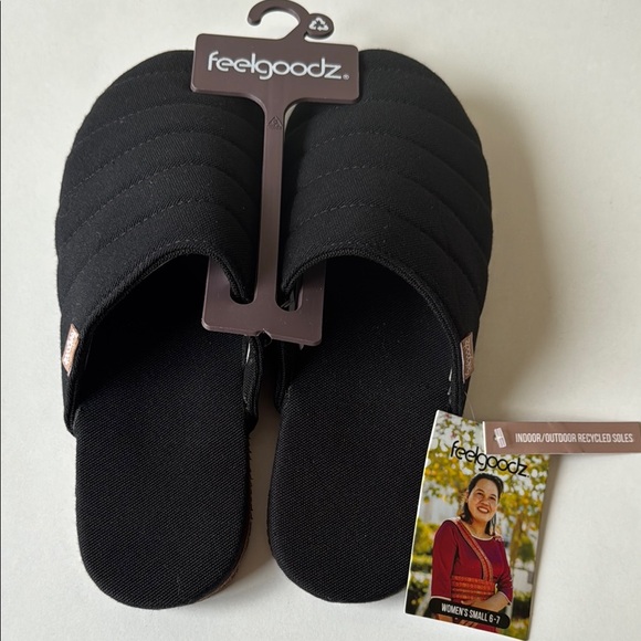 Feelgoodz Shoes - NEW Feelgoodz Women’s Black Canyon Quilted Mule Slippers